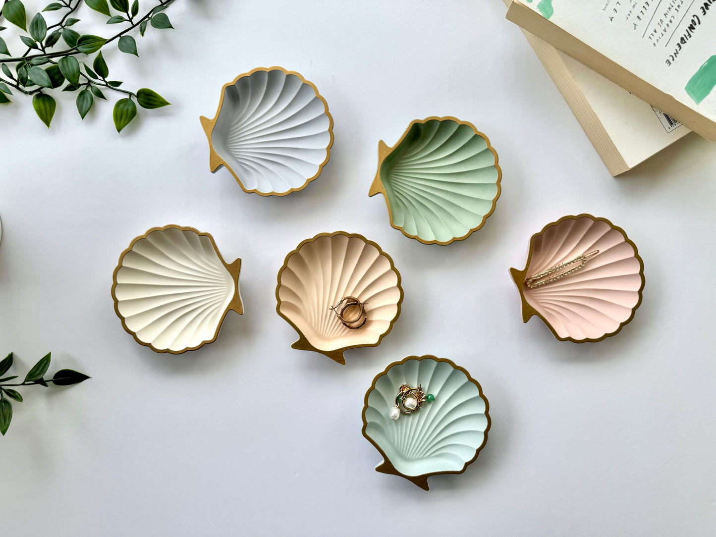 Shell shaped eco-friendly tray for trinkets