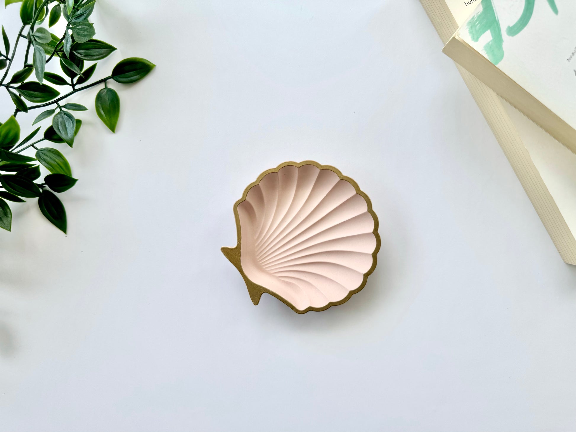 Jesmonite shell shaped tray