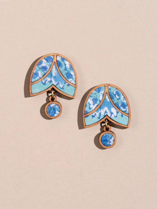 Elegant flower earrings crafted from sustainable materials, featuring unique two-tone design.